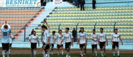 Echipa albaneza, penalizata cu 6 puncte dupa ce conducatorii sai i-au amenintat pe arbitri cu un pistol